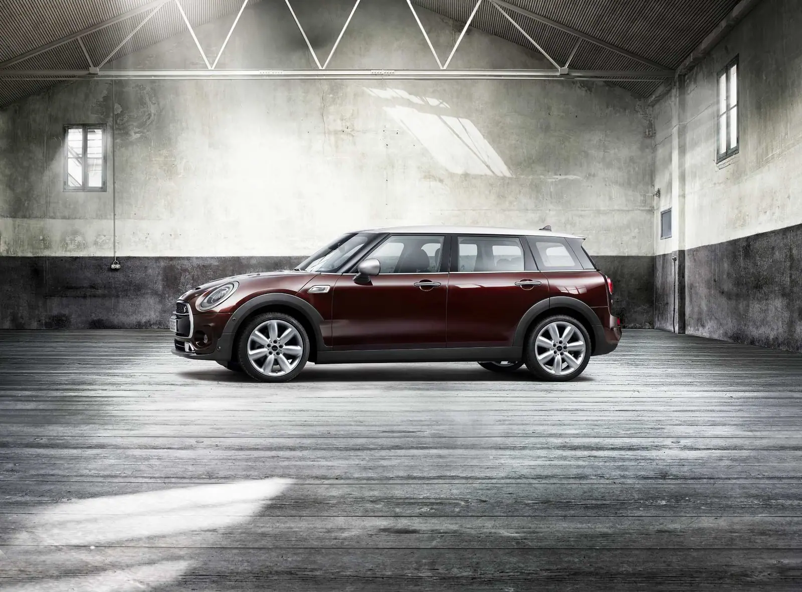 Pure Burgundyの第2世代MINI Clubman